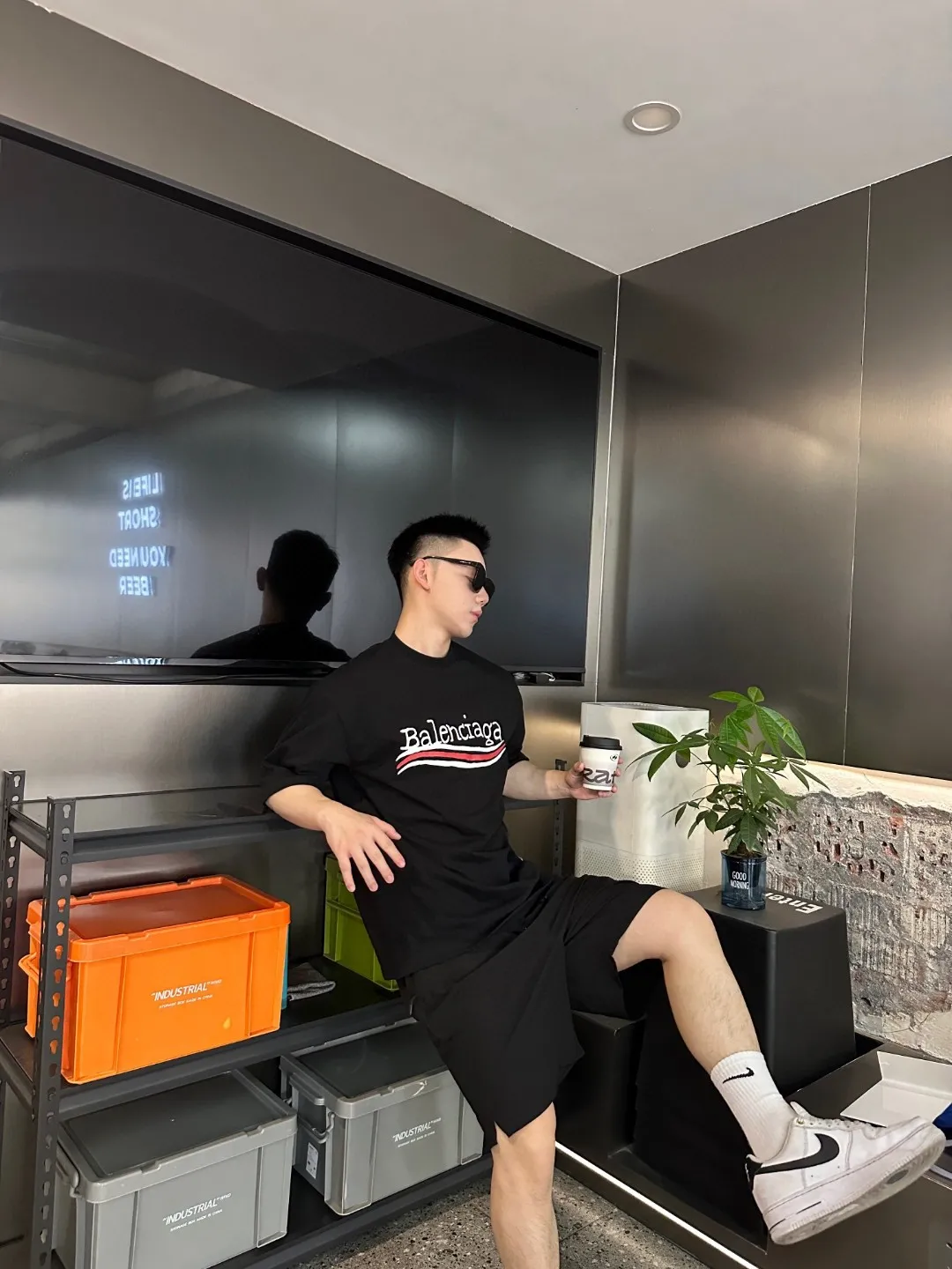 P80✨🔥 BALENCIAGA Paris lettering printed short-sleeved T-shirt, custom-woven and dyed 280g combed cotton heavyweight fabric, zero color difference in thread, perfect details, different from the current version on the market, welcome to compare, Same Style for men and women, must-sell in the picture above Color: White Black Size: 1 2 3 4